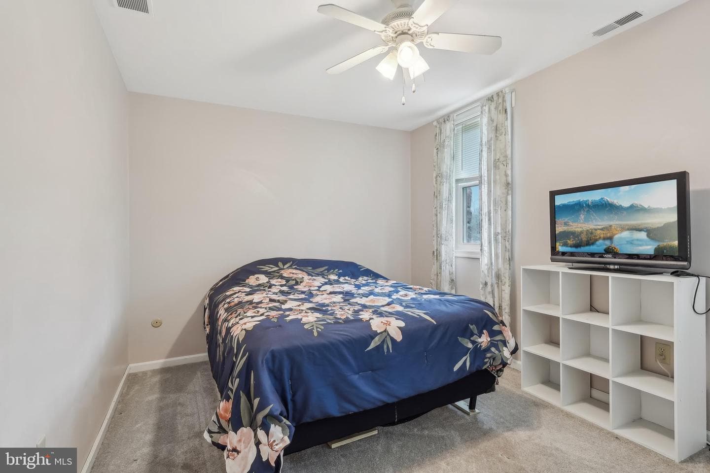 16 Springwater Lane photo 38