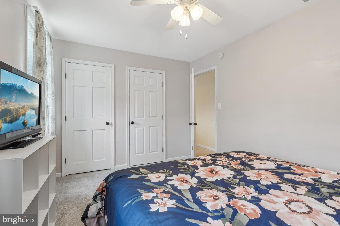16 Springwater Lane photo 39