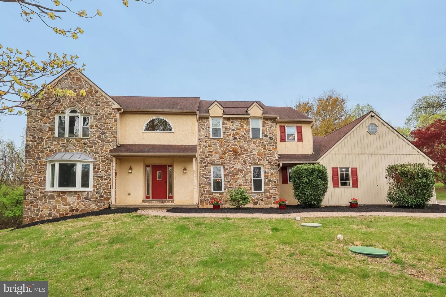 16 Springwater Lane photo 4