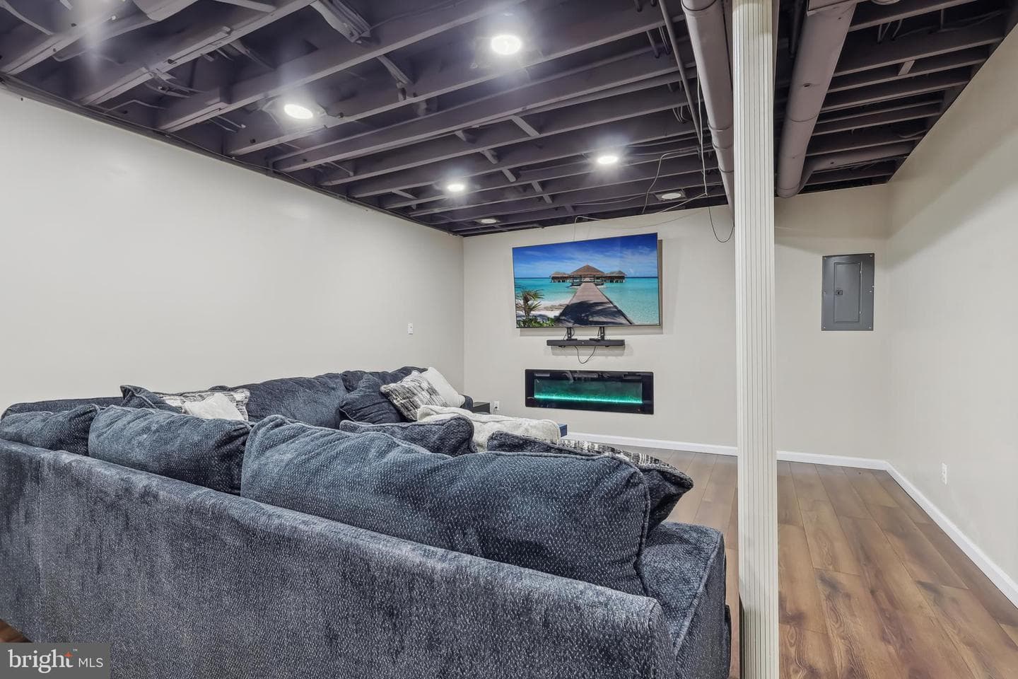 16 Springwater Lane photo 41