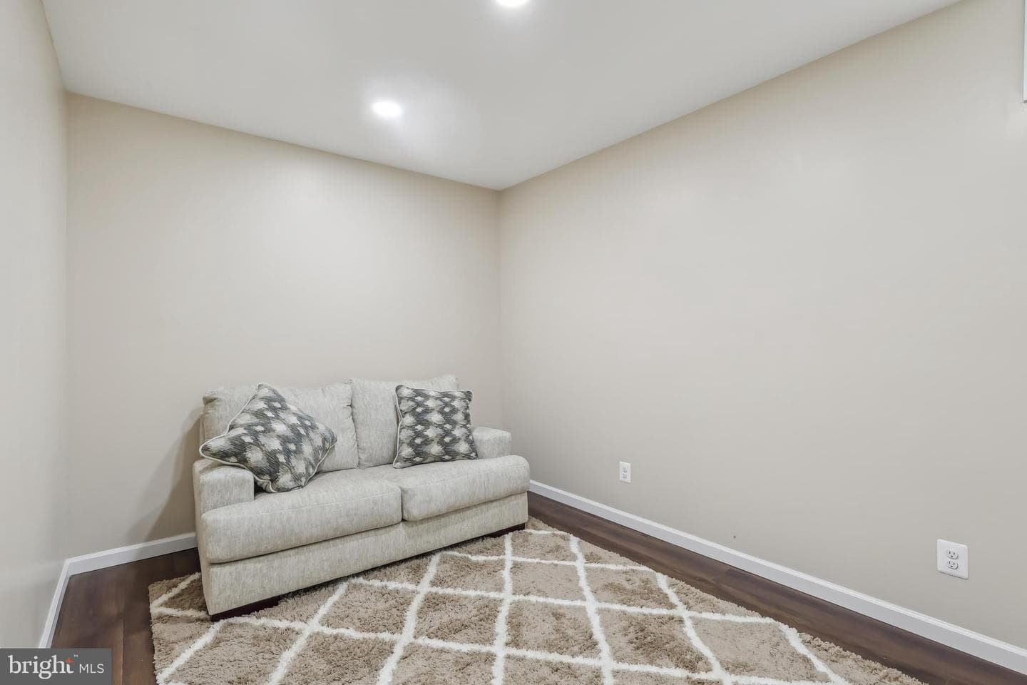 16 Springwater Lane photo 48