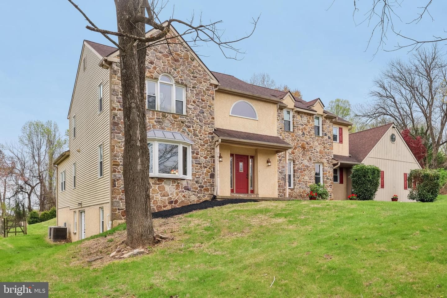 16 Springwater Lane photo 6