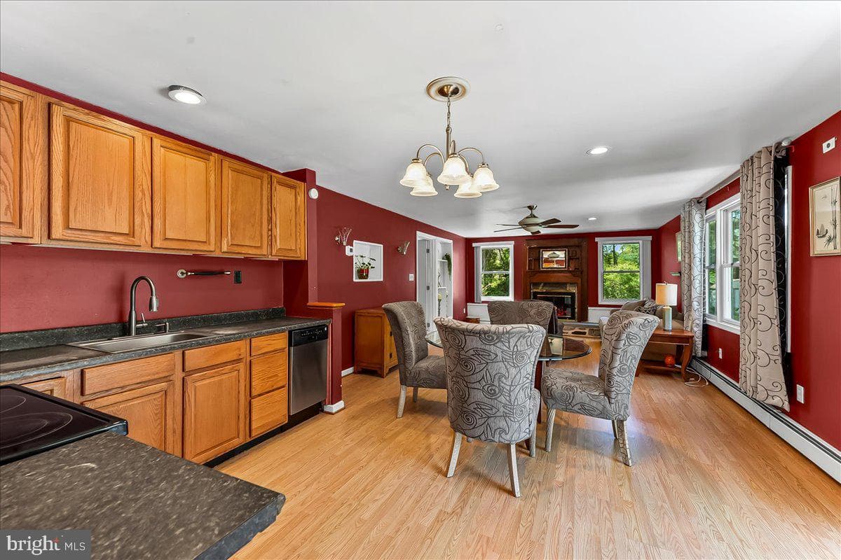 37 Bolling Circle photo 15