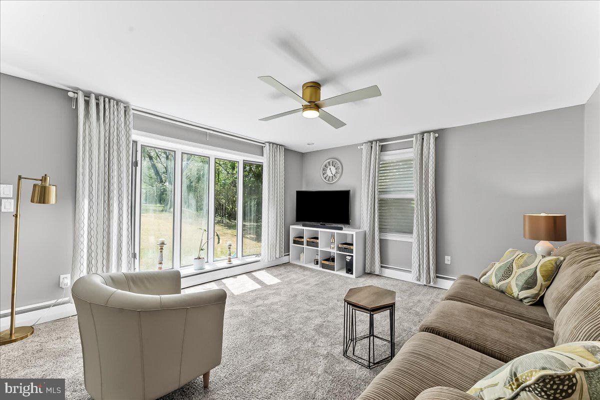 37 Bolling Circle photo 4