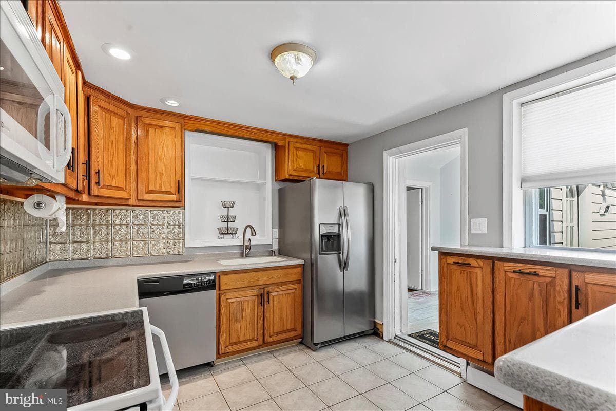 37 Bolling Circle photo 9