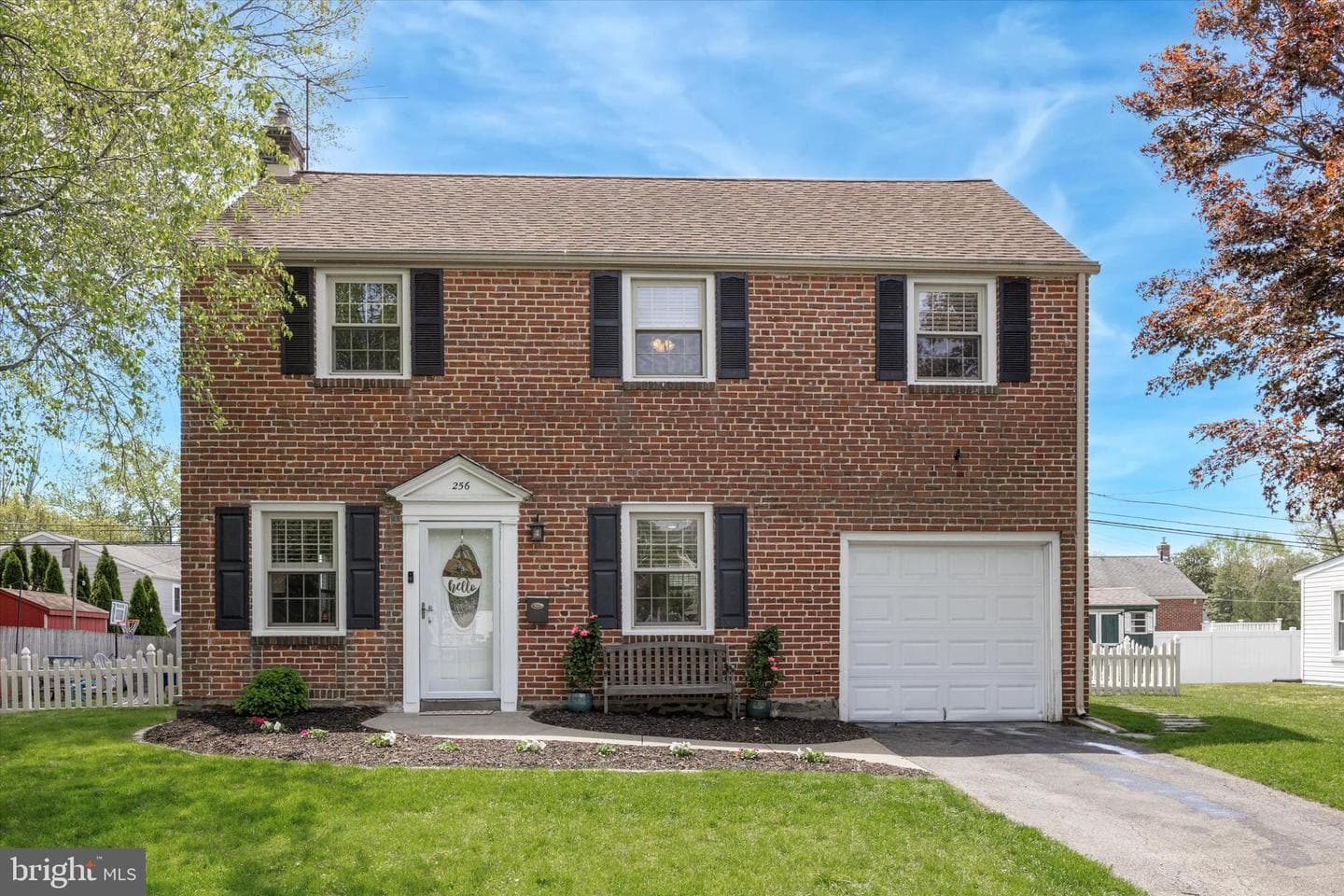 256 Ridgewood Road photo 2