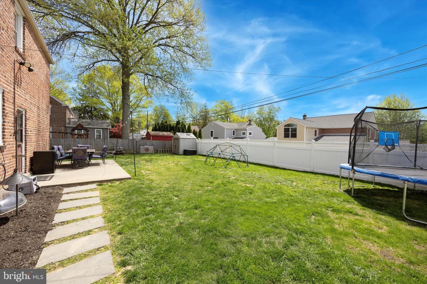 256 Ridgewood Road photo 32