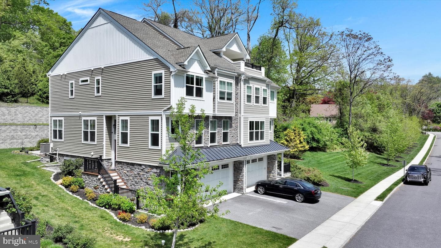 3013 Marias Way photo 2