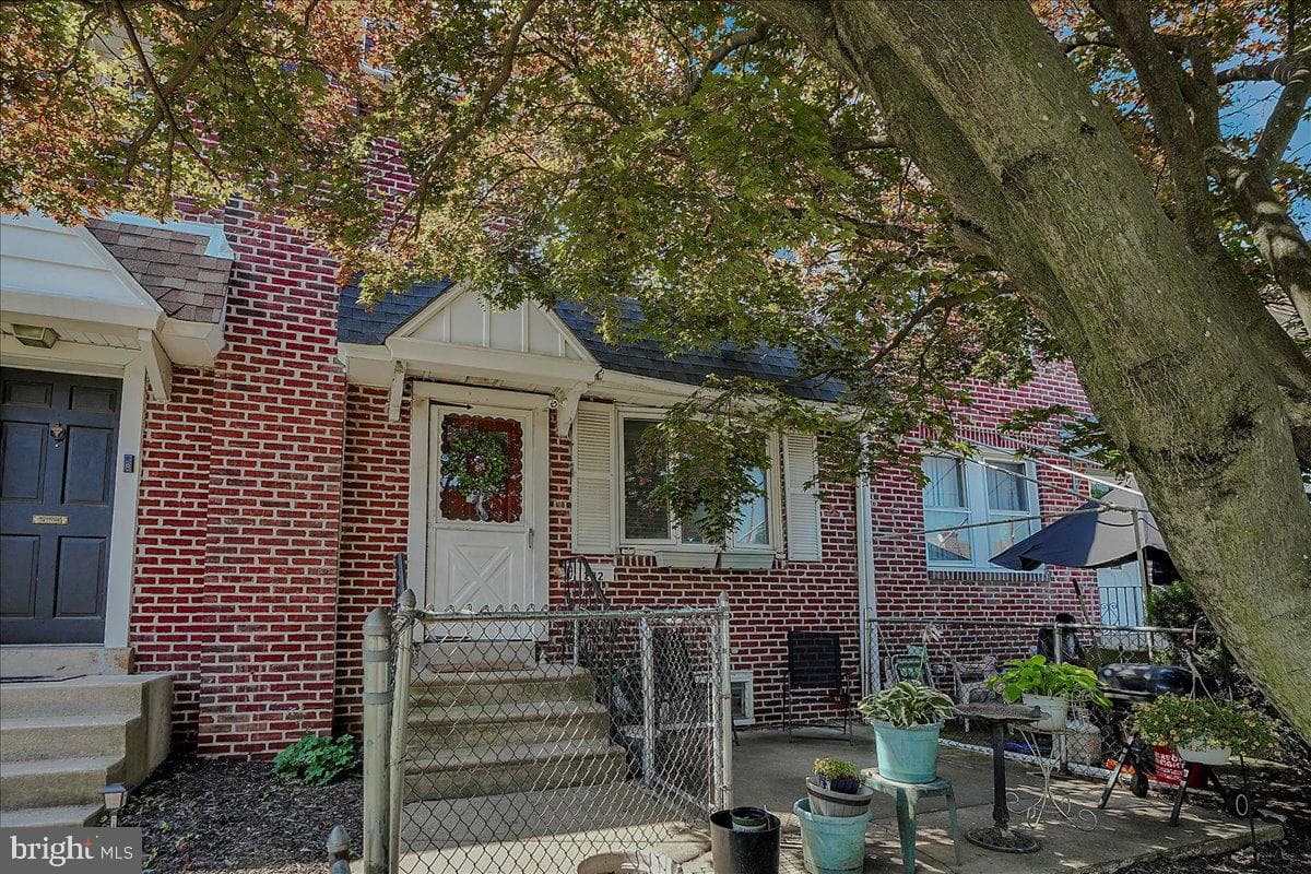 232 E Greenwood Avenue photo 2