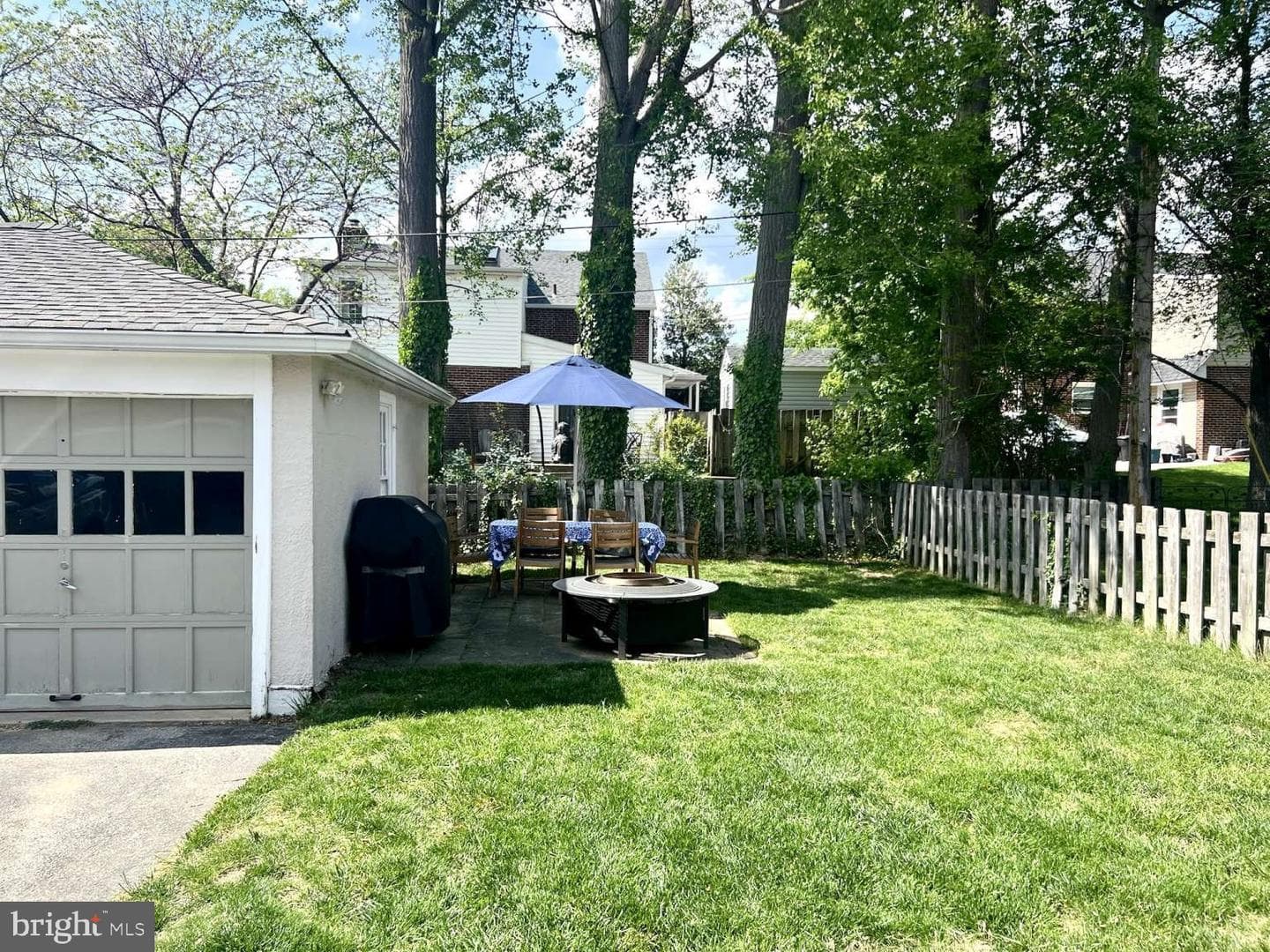 648 Hazelwood Road photo 3