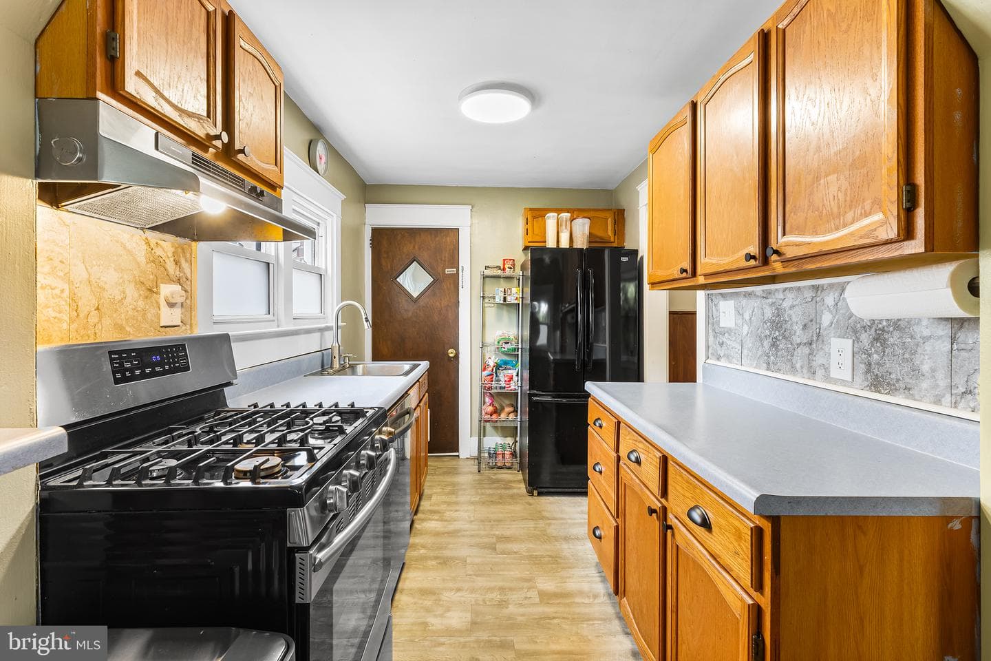 213 Yates Avenue photo 12