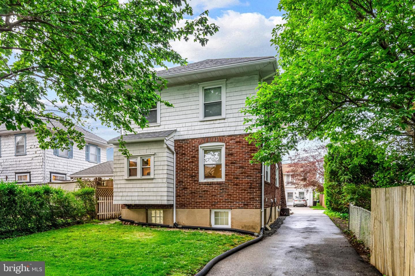 213 Yates Avenue photo 27