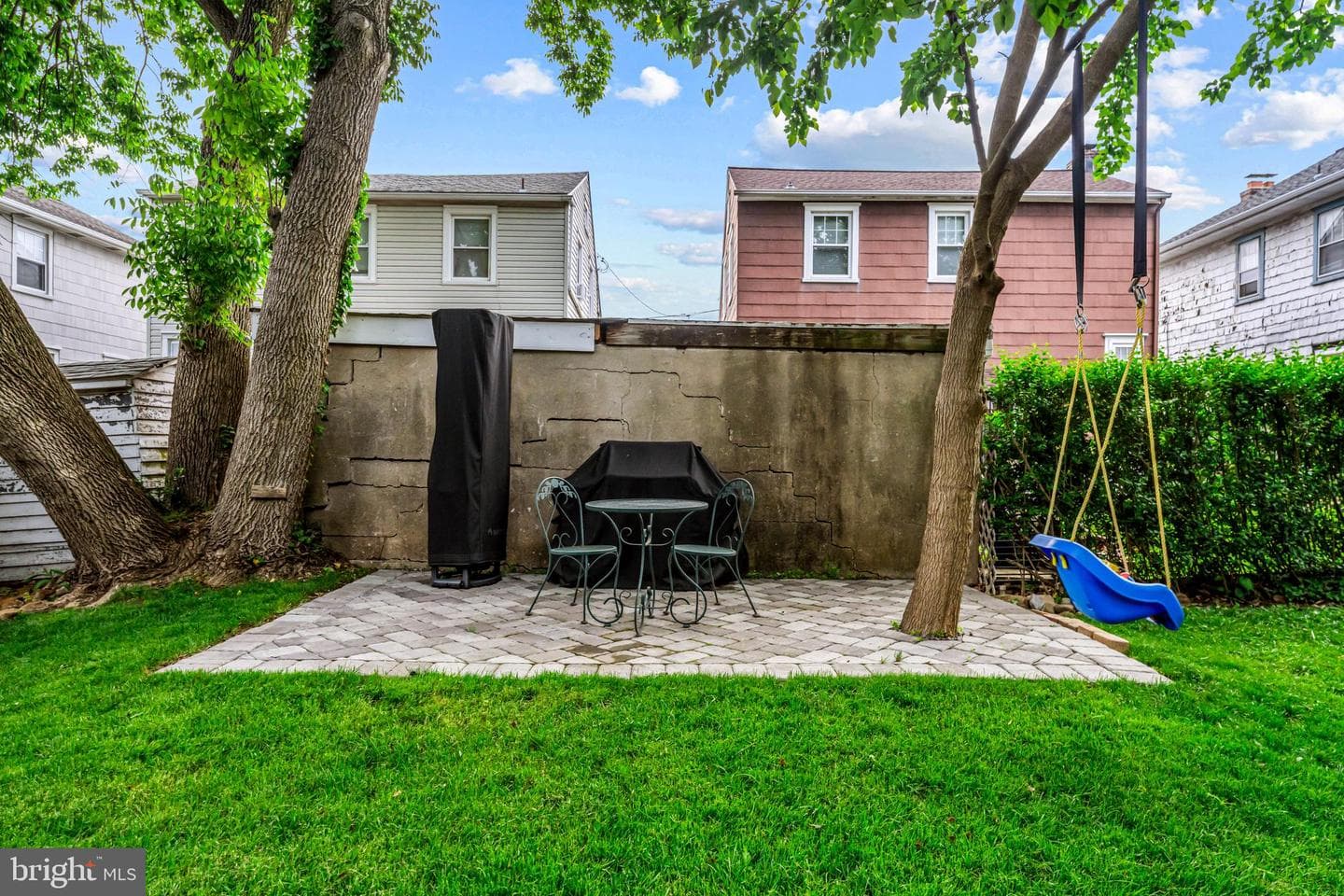 213 Yates Avenue photo 31