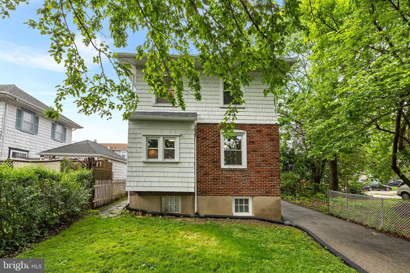 213 Yates Avenue photo 33