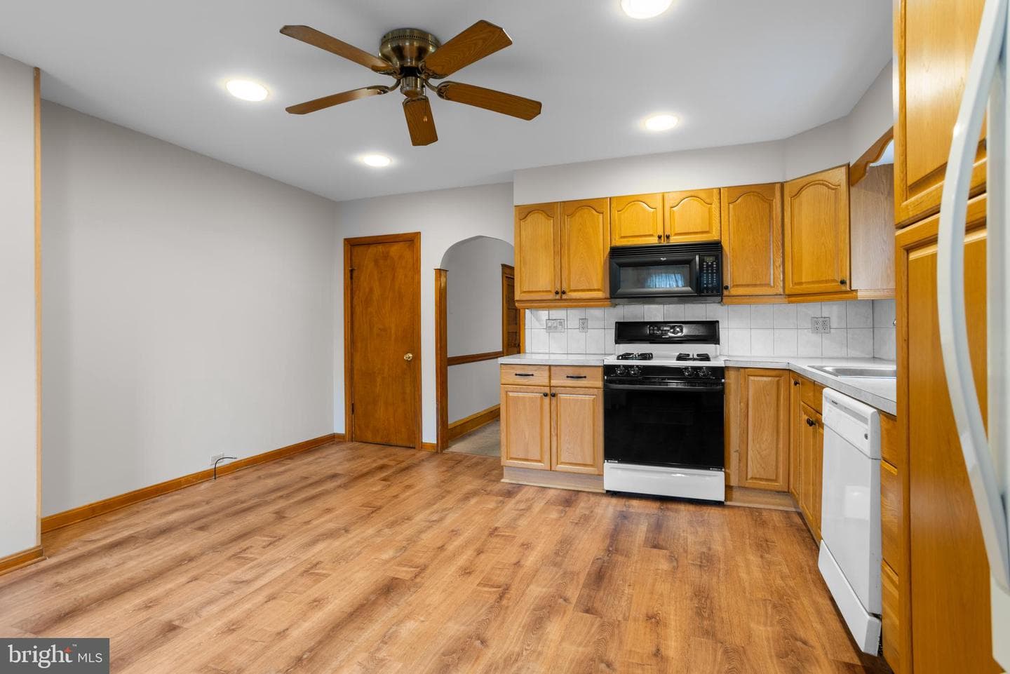 240 Hirst Avenue photo 10