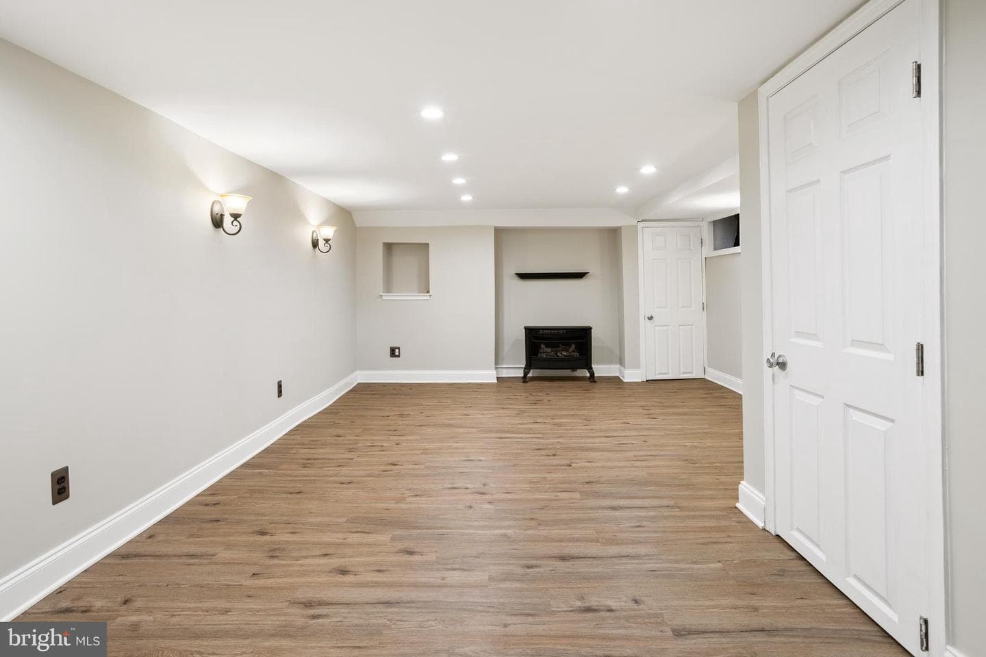 240 Hirst Avenue photo 14