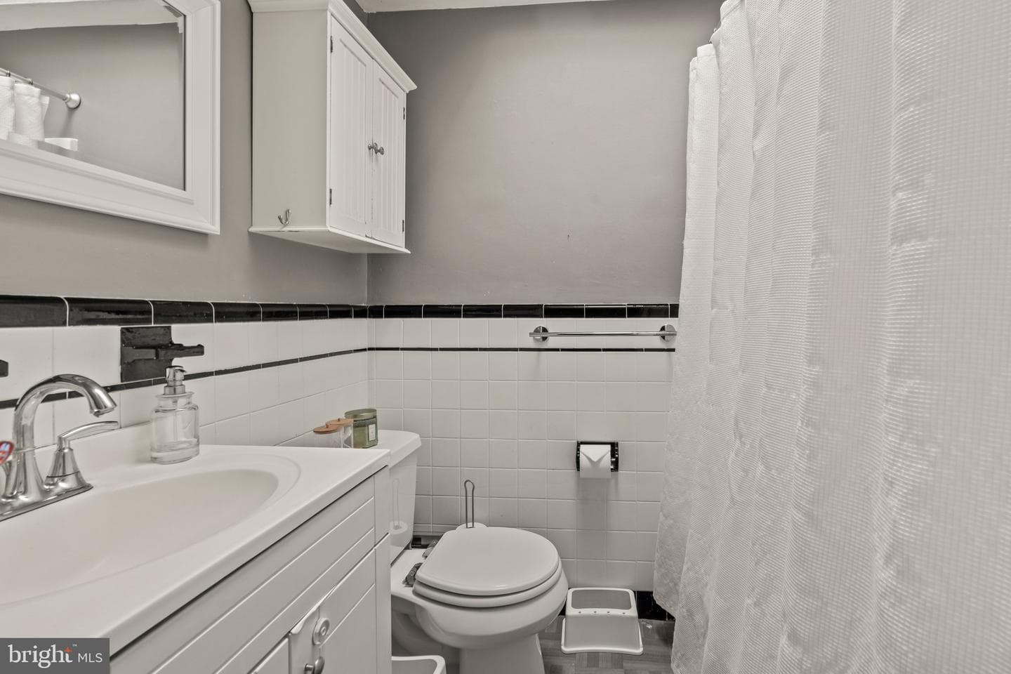2319 Bond Avenue photo 14