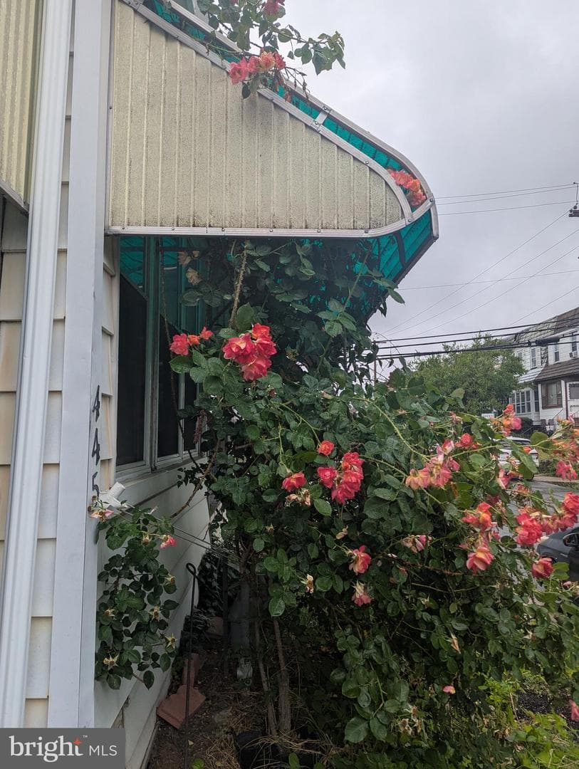 445 Millbank Road photo 2