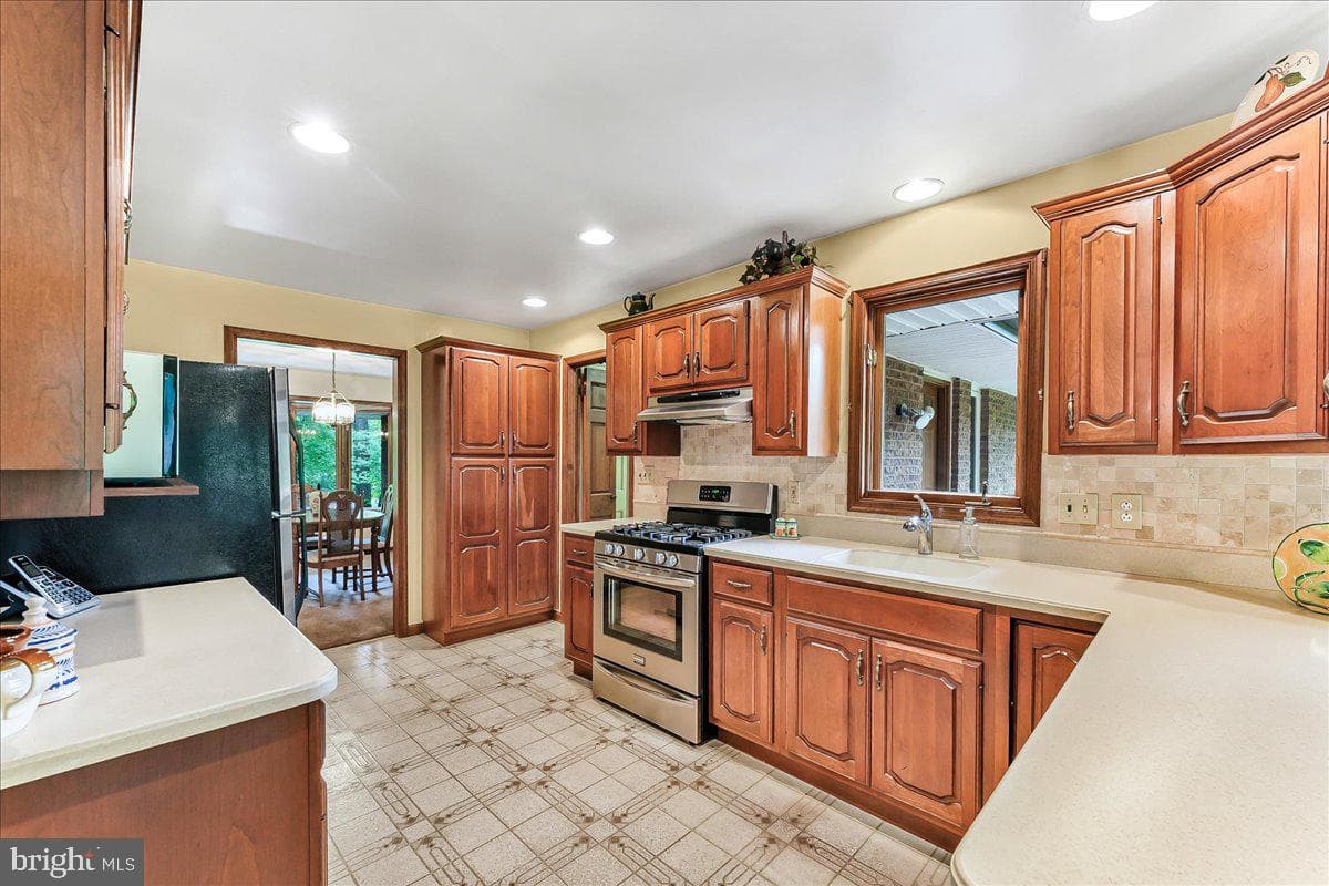 35 Andrien Road photo 12