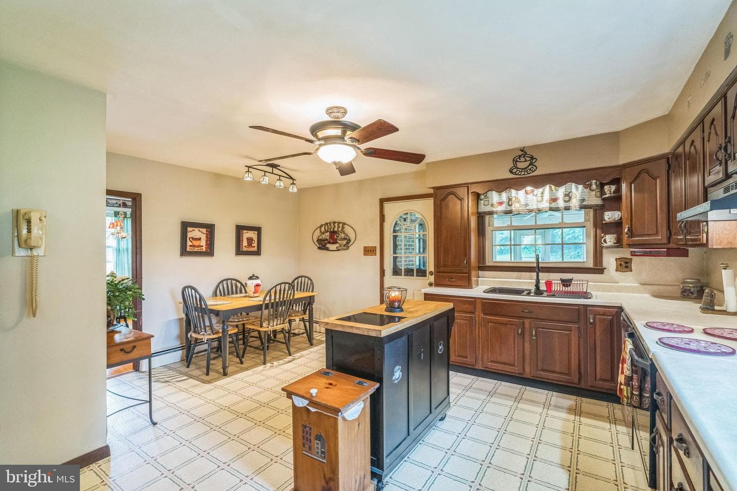 6 Cottage Lane photo 9