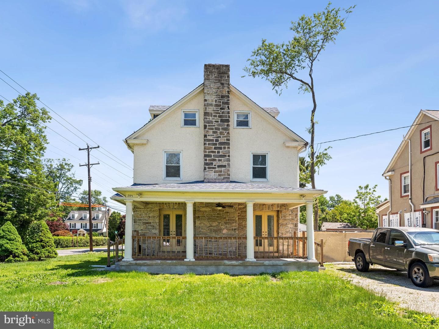 285 N Lansdowne Avenue photo 3