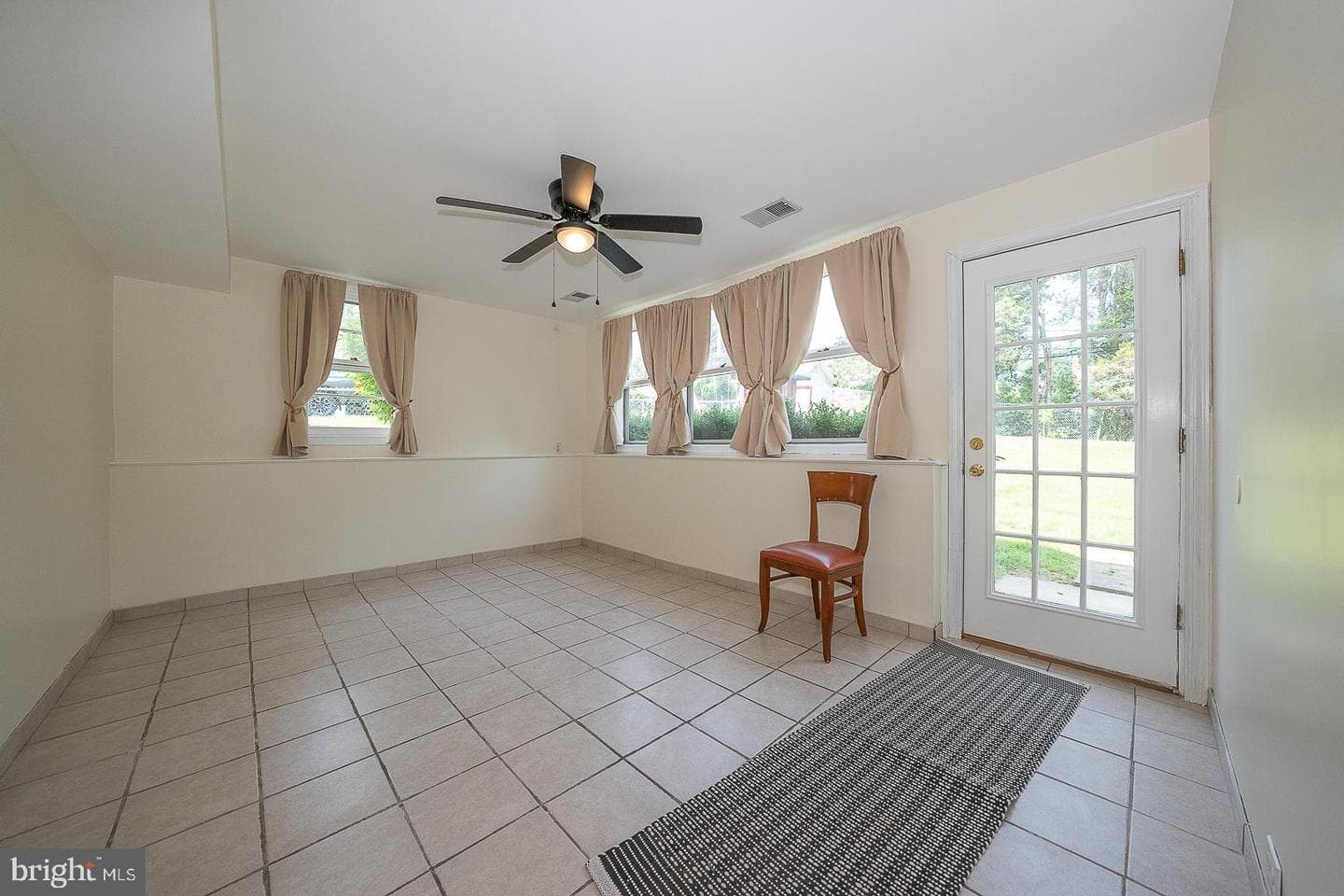 405 Garden Lane photo 17