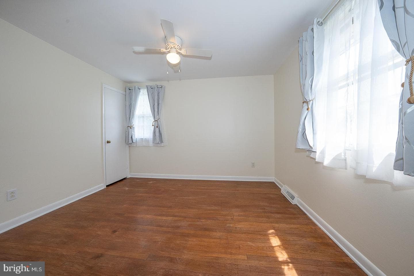 405 Garden Lane photo 19