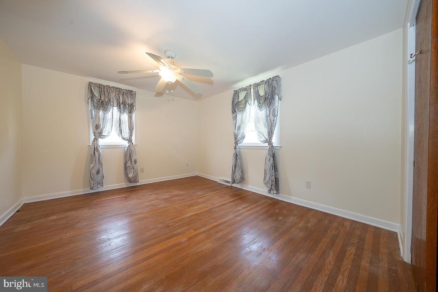 405 Garden Lane photo 25
