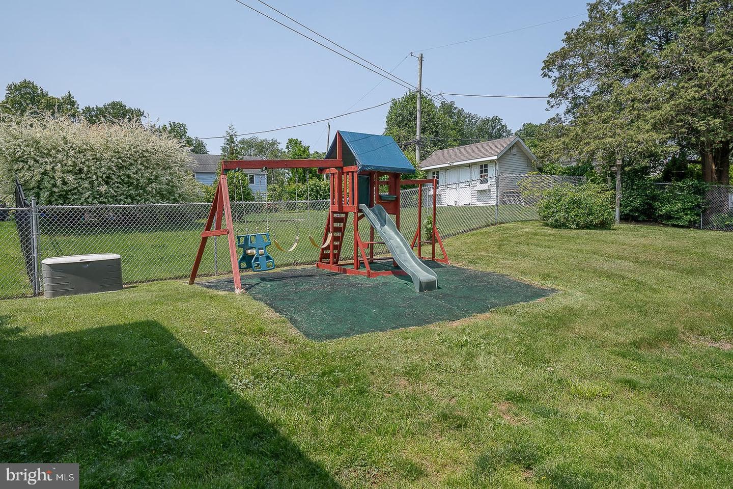 405 Garden Lane photo 31