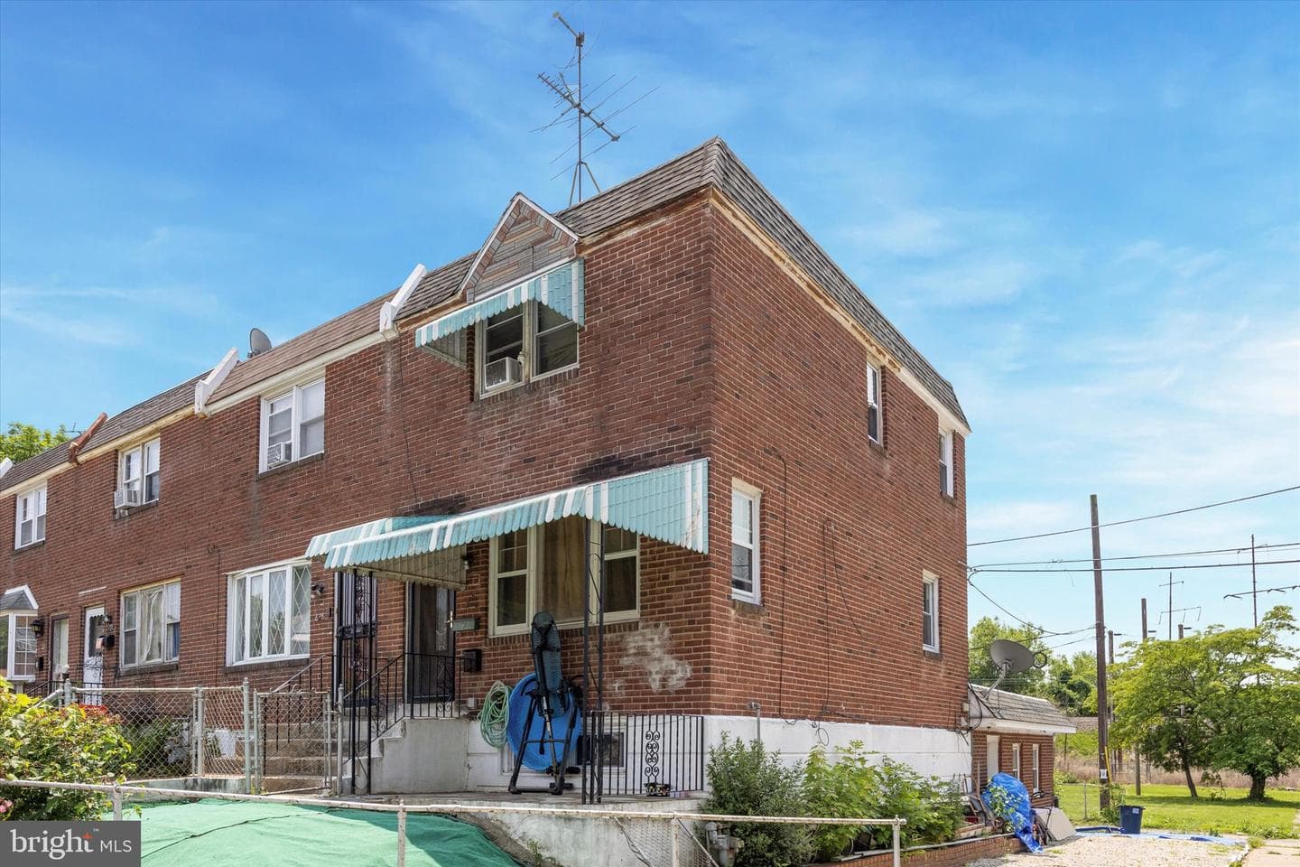 630 Colwyn Avenue photo 1