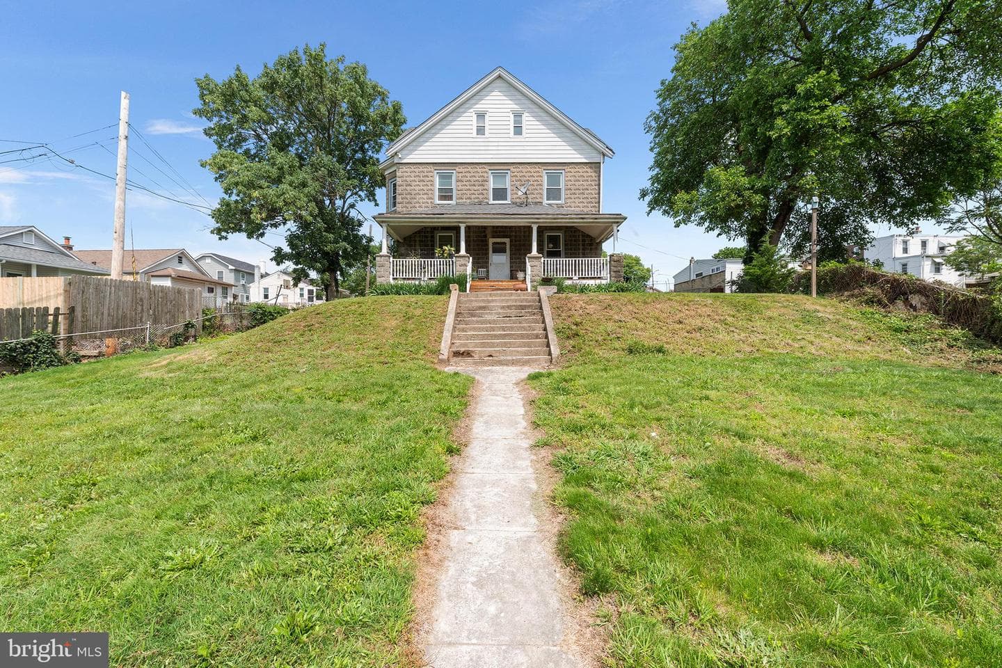 138 W Ridge photo 1