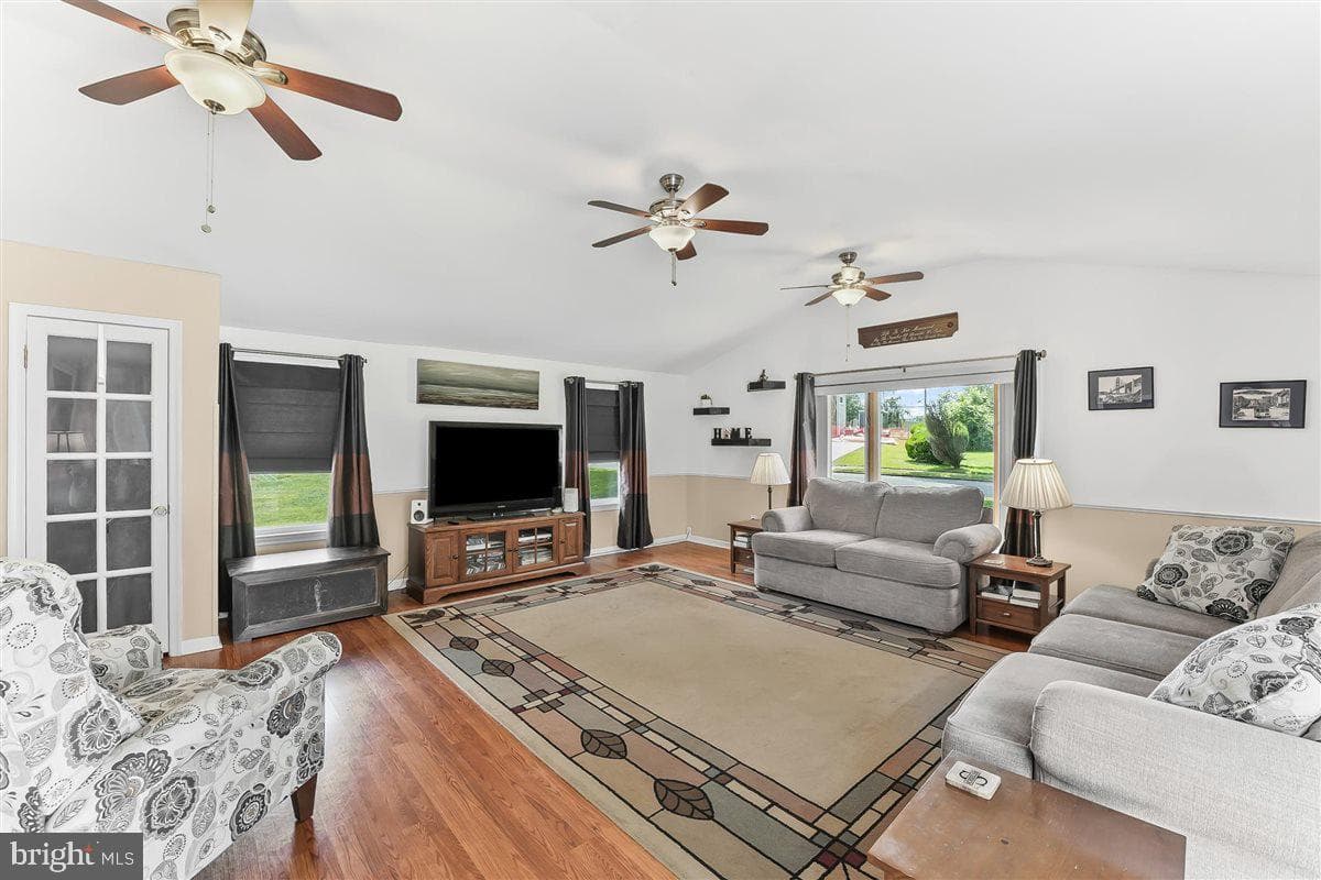 11 Stratford Drive photo 11