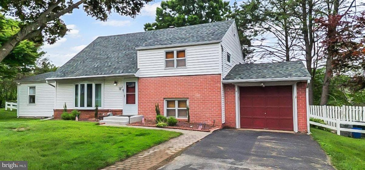 11 Stratford Drive photo 2