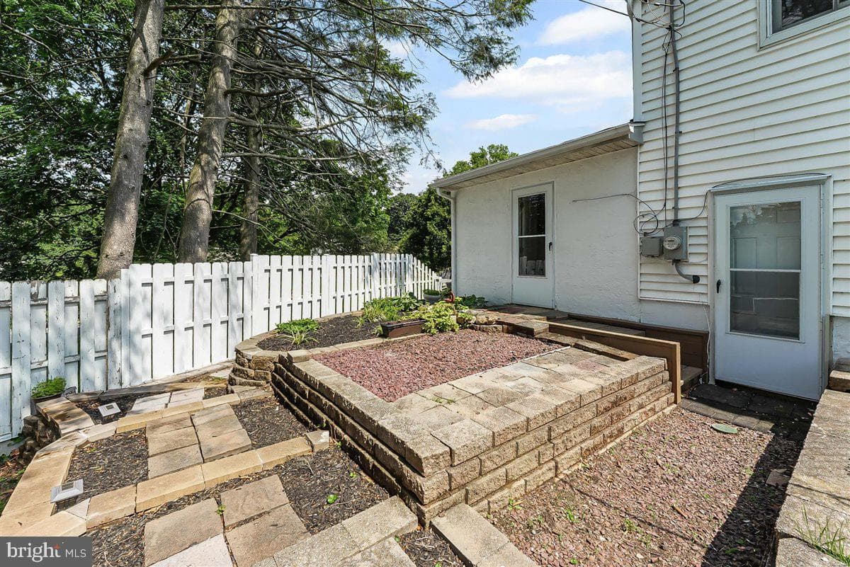 11 Stratford Drive photo 28