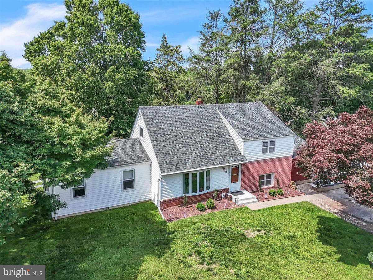 11 Stratford Drive photo 42