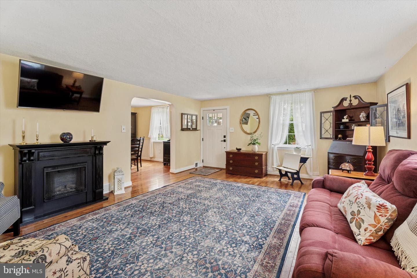 2530 Woodleigh Road photo 3