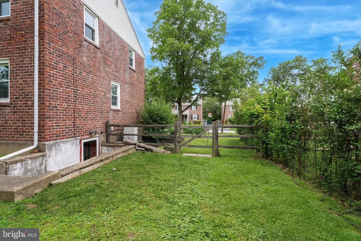 2530 Woodleigh Road photo 30