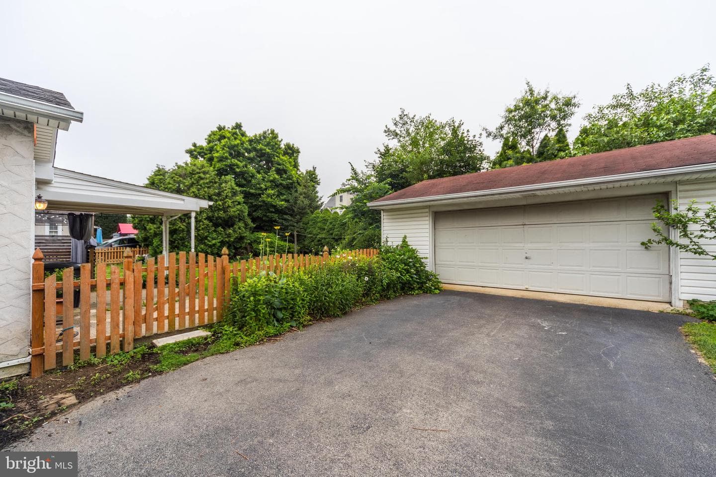 824 Lindale Avenue photo 34