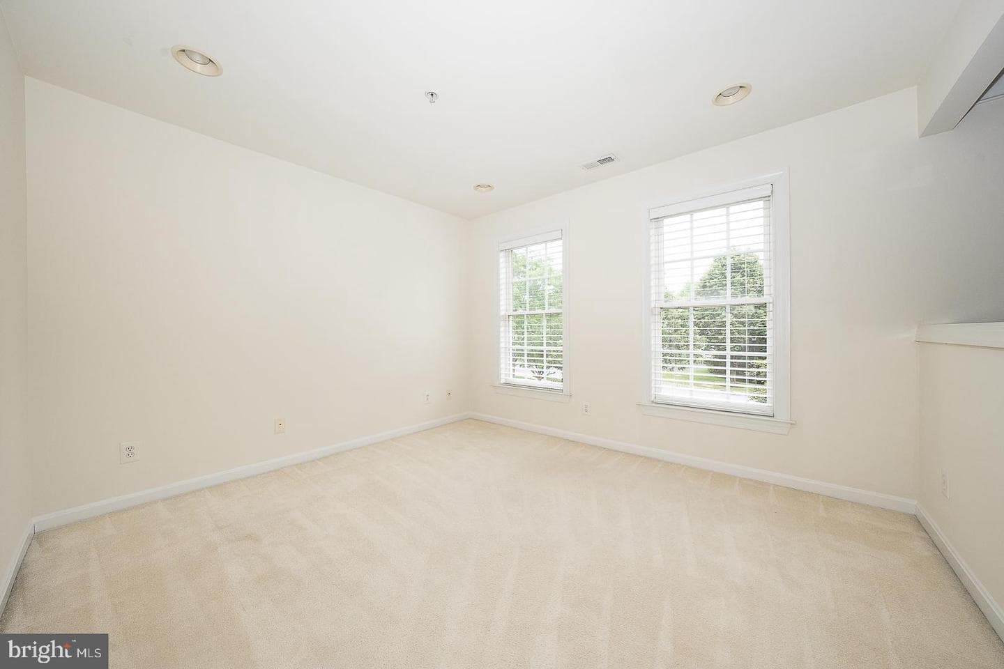 206 Excalibur Drive photo 20