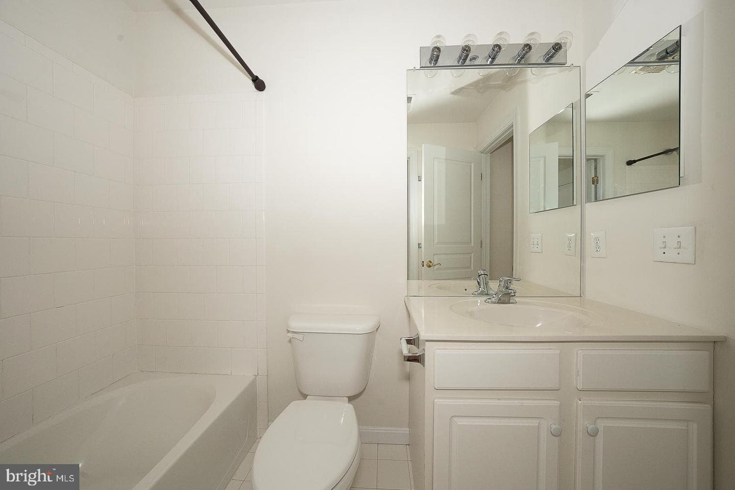 206 Excalibur Drive photo 22