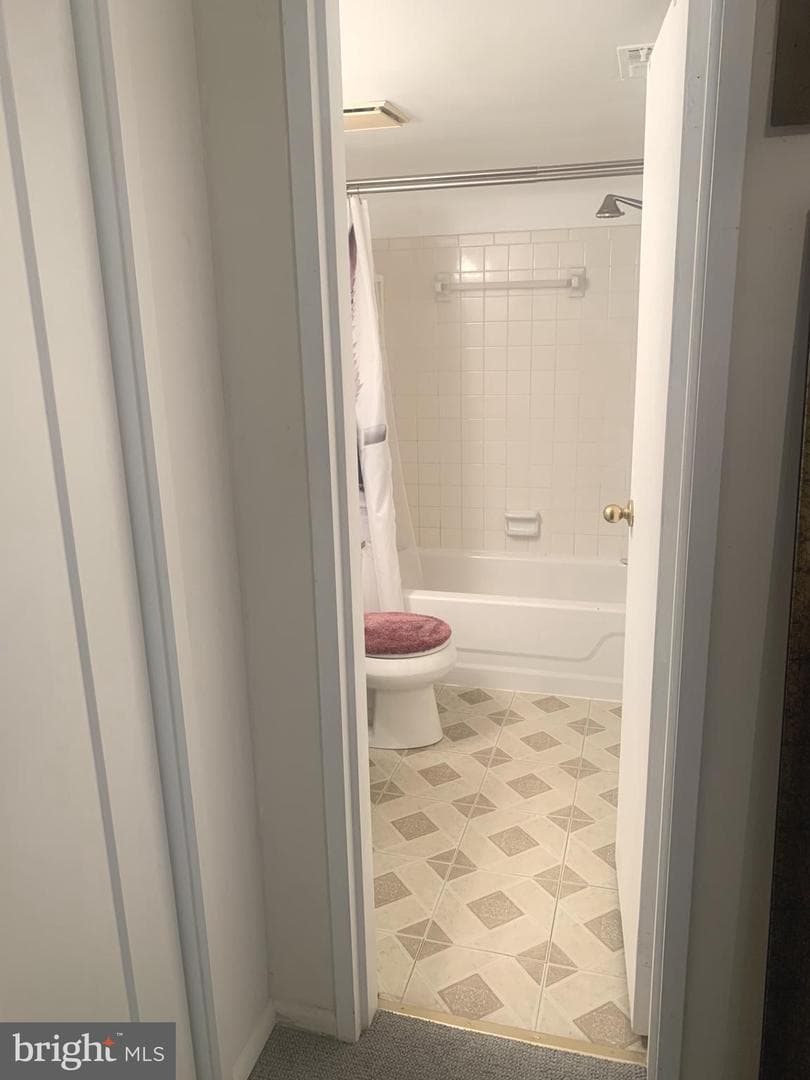 1706 Painters Crossing photo 9