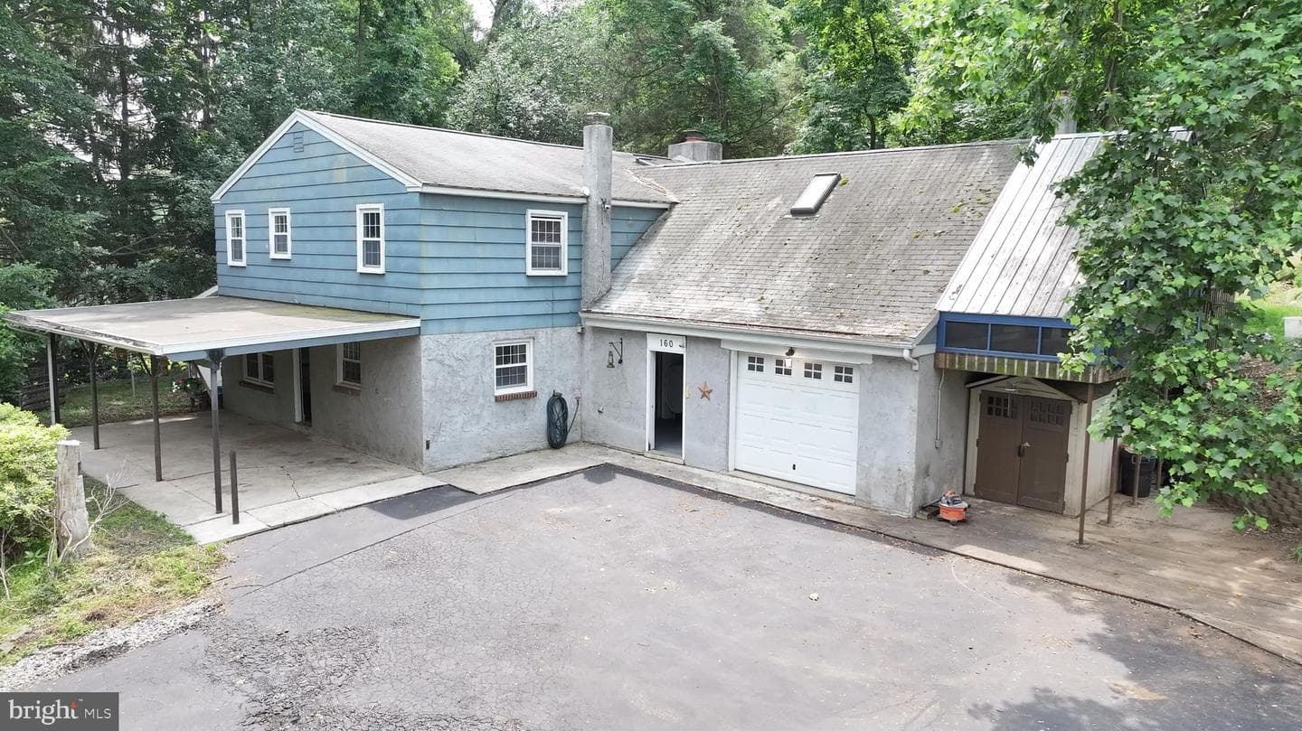 160 Stoney Bank Road photo 1