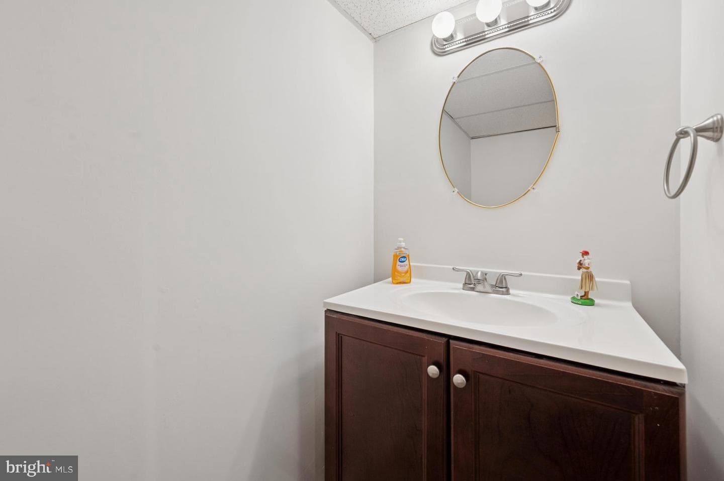 104 Scheivert Avenue photo 16