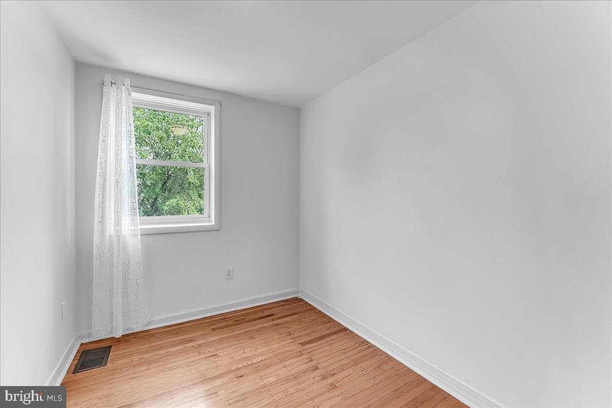 747 Bennington Road photo 13