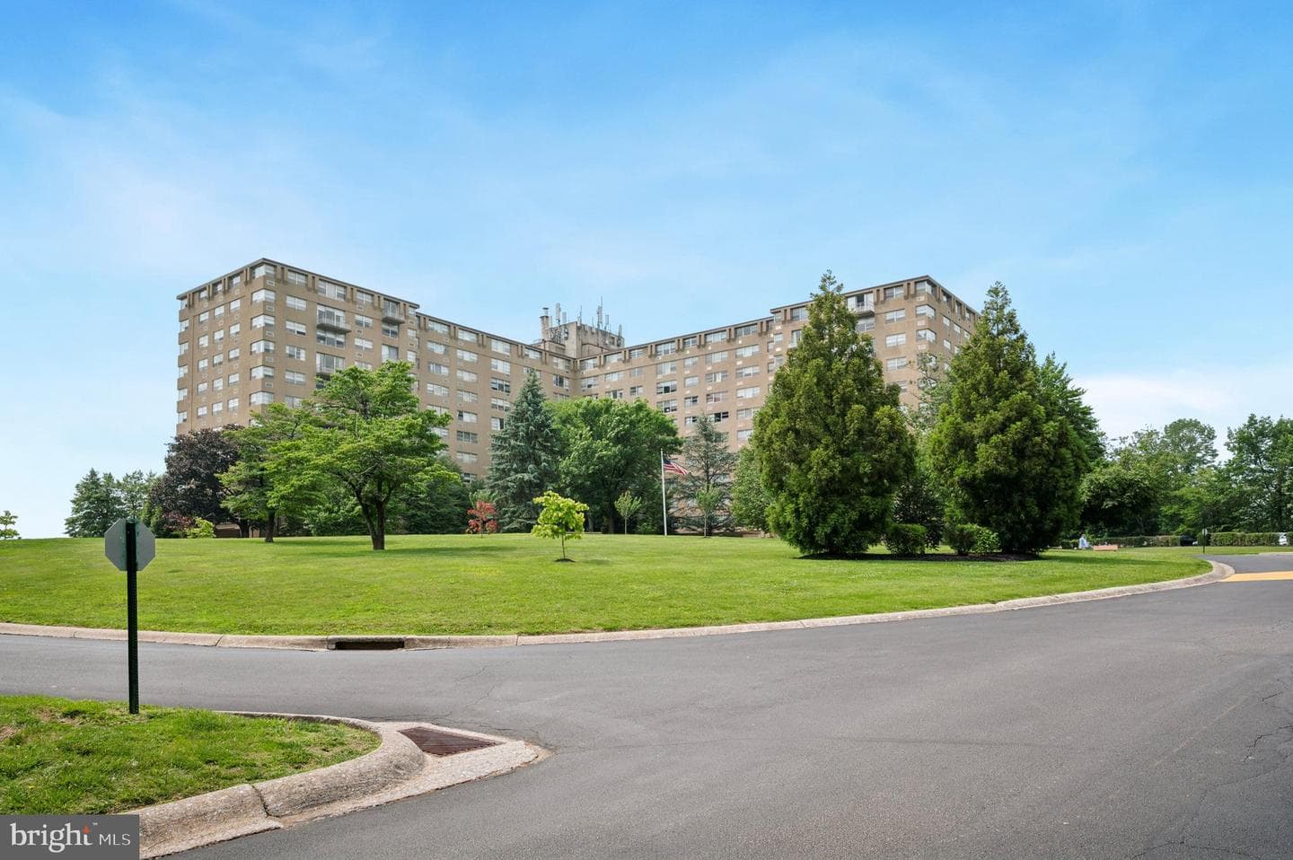 1030 E Lancaster Avenue #806 photo 2