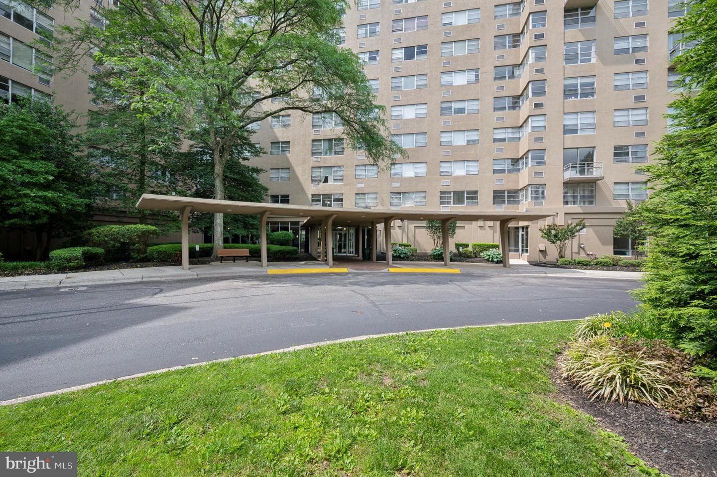 1030 E Lancaster Avenue #806 photo 3