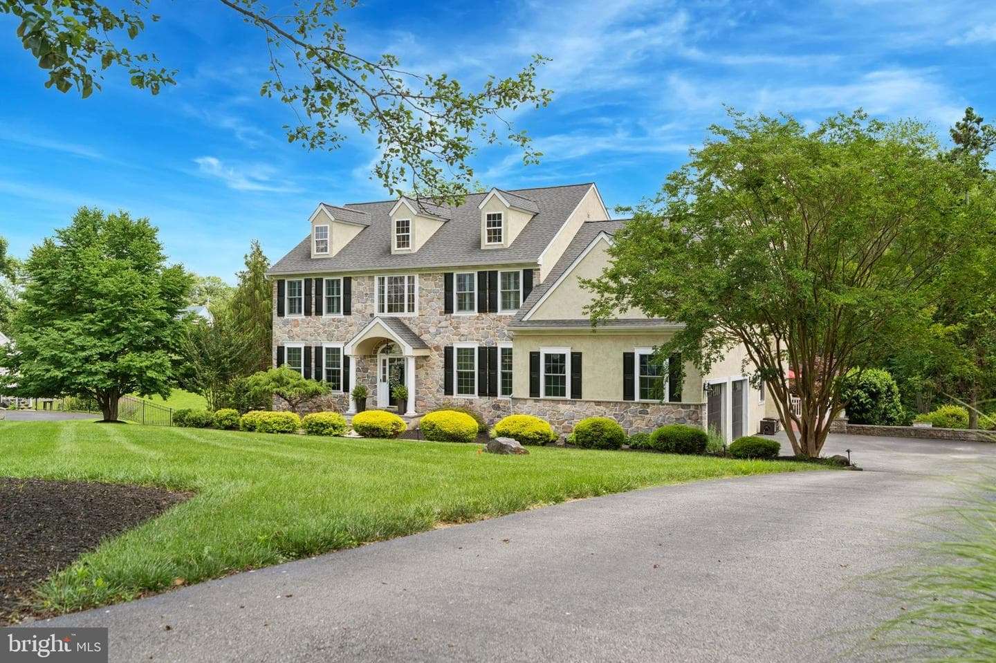 130 Andrien Road photo 2