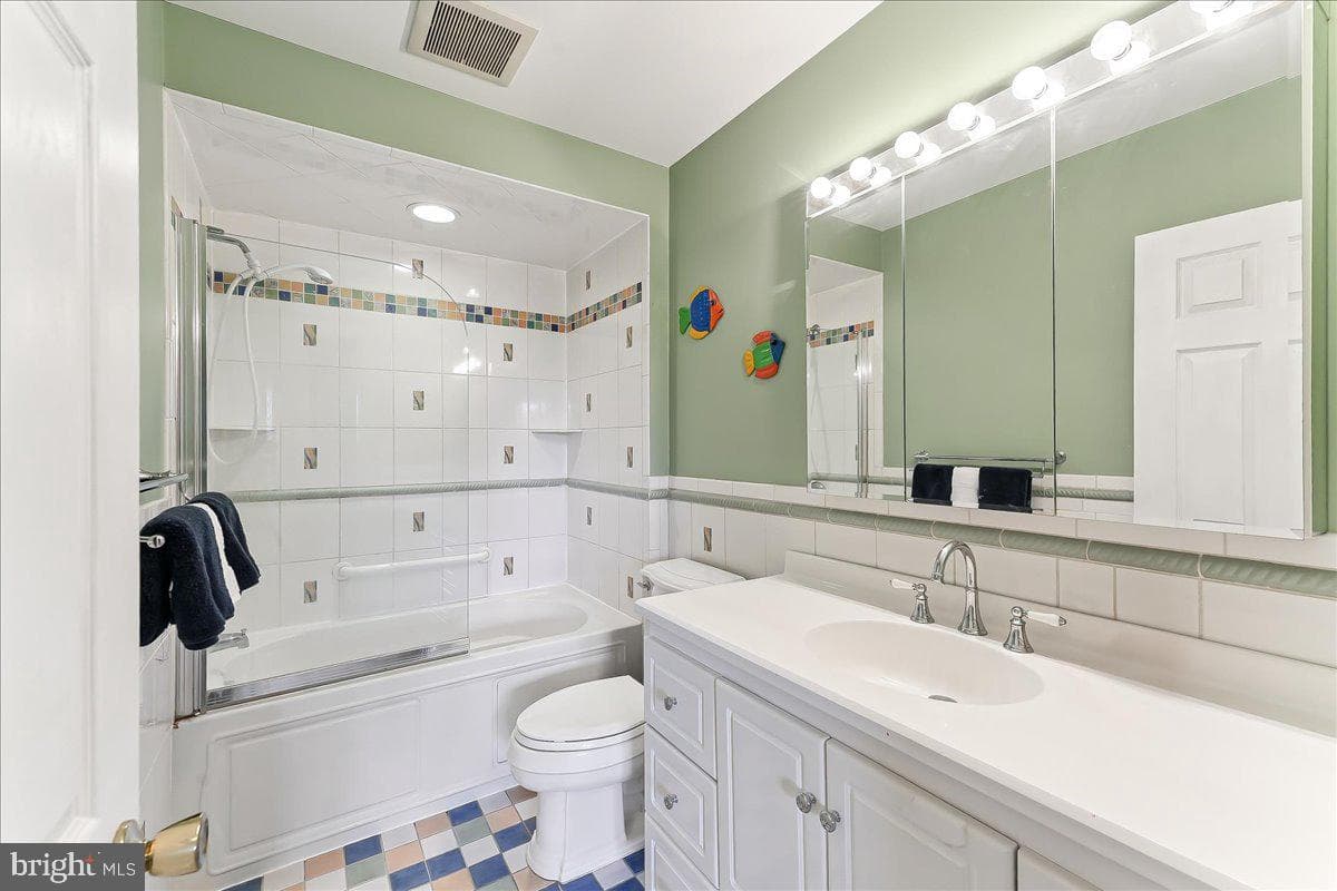 276 Hemlock Lane photo 25