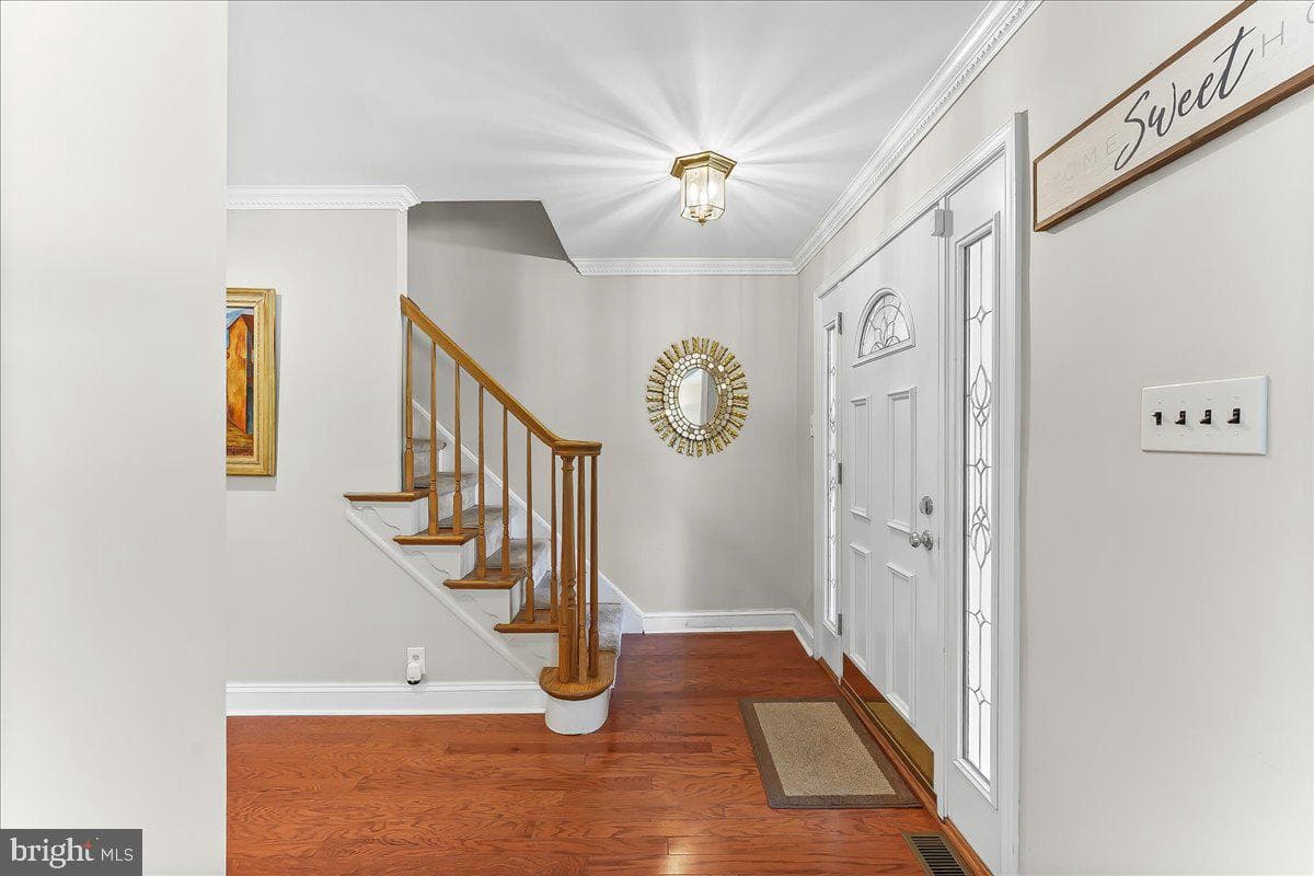 276 Hemlock Lane photo 3