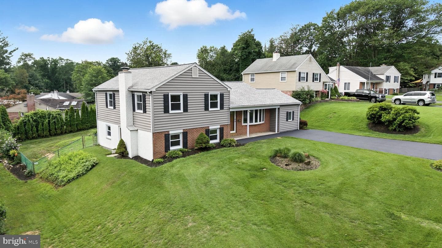 114 Woodview Lane photo 4
